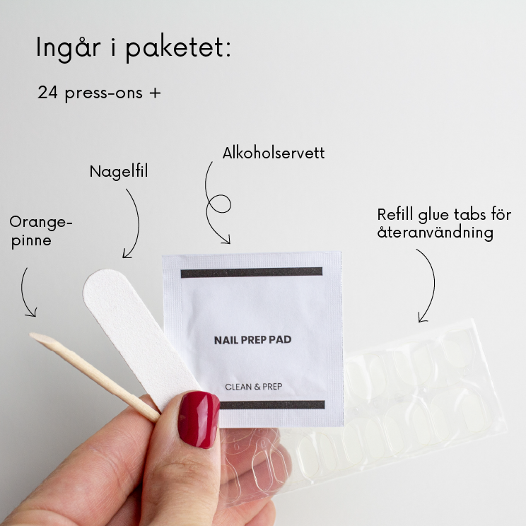 Visar vad som ingår i Holy Nails square paketet: en orangepinne, en nagelfil, en alkoholservett och refill glue tabs